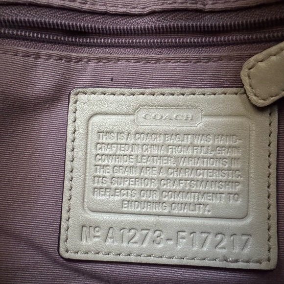 Rare Coach SoHo Buckle Shoulder Bag in Champagne Metallic - Picture 11 of 11